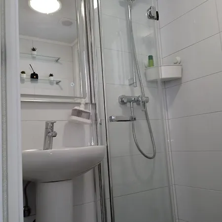 Estupendo Piso 2 Habitaciones , Salon Wifi - Elviria * Marbella